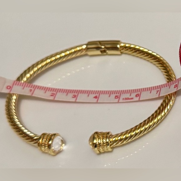 Gold Tone Cable Flex Cuff Clear Crystals on the ends! Stunning!NWOT - Picture 5 of 8